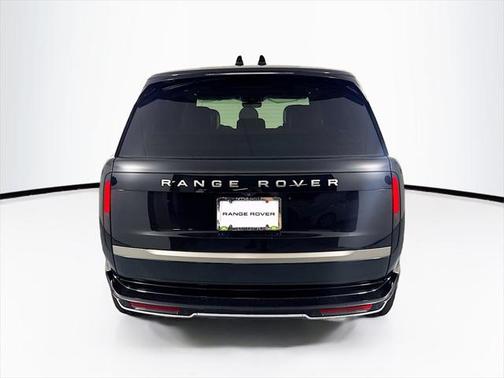 2025 Land Rover Range Rover P400 SE