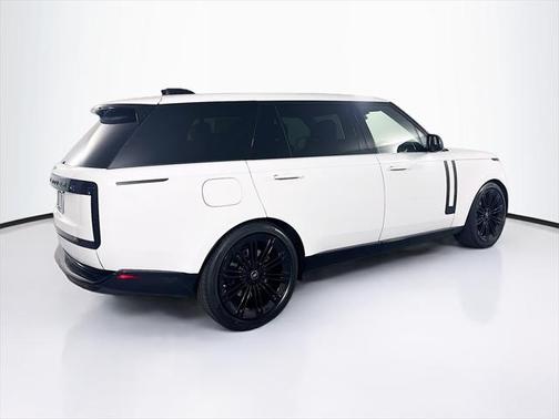 2025 Land Rover Range Rover P530 SE 7 Seat
