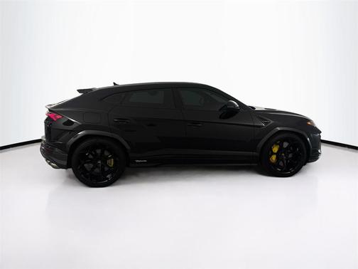 2024 Lamborghini Urus Performante
