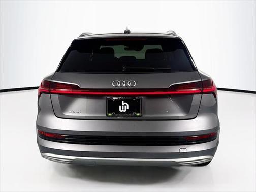 2019 Audi e-tron Premium Plus