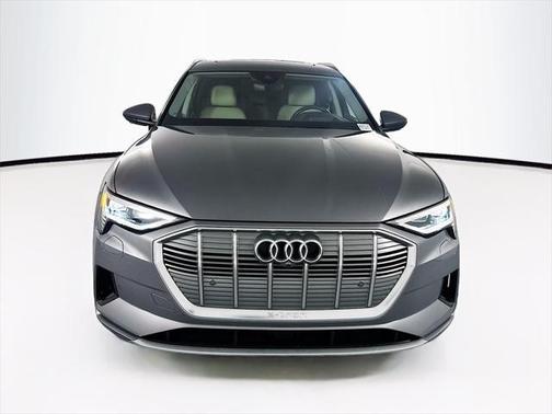 2019 Audi e-tron Premium Plus