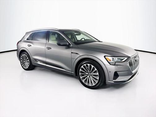 2019 Audi e-tron Premium Plus