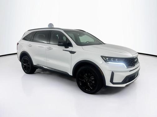 Glacial White Pearl 2023 Kia Sorento SX