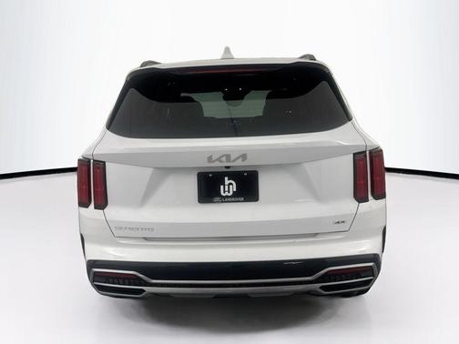 Glacial White Pearl 2023 Kia Sorento SX