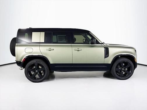 2025 Land Rover Defender 110 P500 X-Dynamic SE