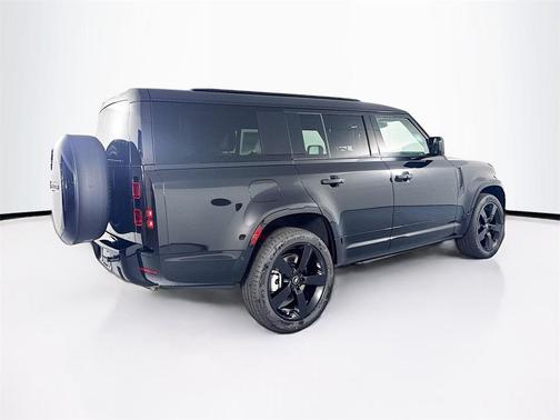 2025 Land Rover Defender 130 P400 X-Dynamic SE