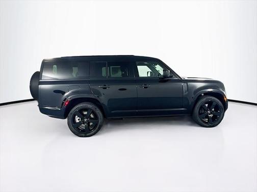 2025 Land Rover Defender 130 P400 X-Dynamic SE