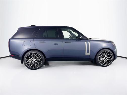 2025 Land Rover Range Rover P400 SE