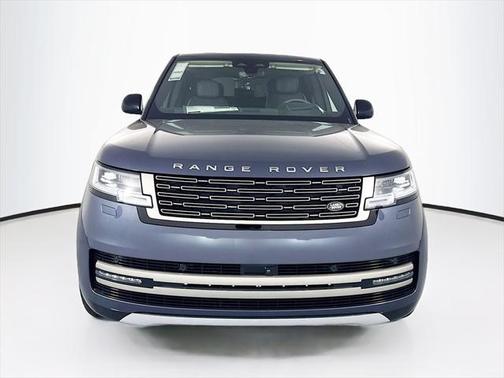 2025 Land Rover Range Rover P400 SE