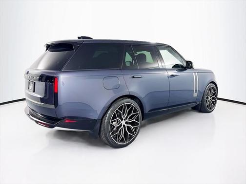 2025 Land Rover Range Rover P400 SE