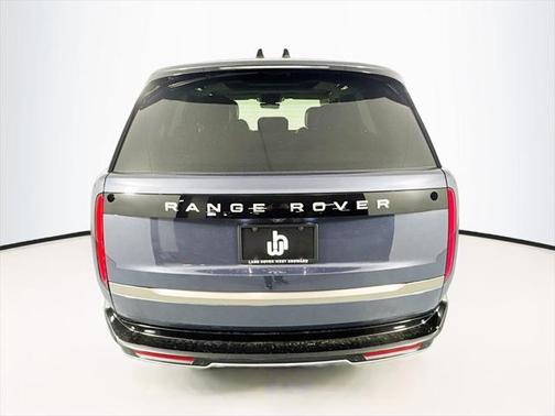 2025 Land Rover Range Rover P400 SE