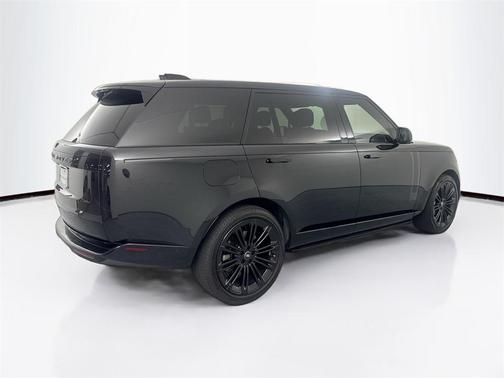 2024 Land Rover Range Rover P530 SE