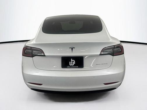 Pearl White Multi-Coat 2022 Tesla Model 3 Long Range