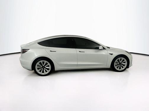 Pearl White Multi-Coat 2022 Tesla Model 3 Long Range