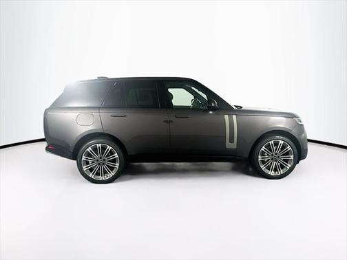 2025 Land Rover Range Rover P400 SE