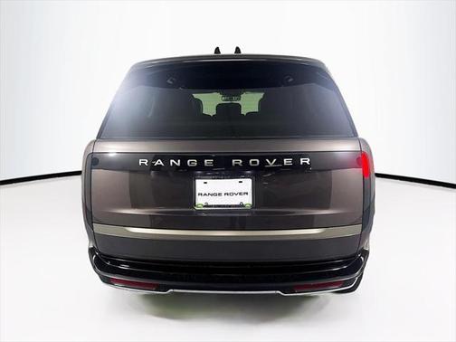 2025 Land Rover Range Rover P400 SE