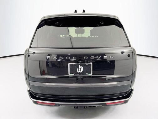 Black 2026 Land Rover Range Rover P530 SE 7 Seat