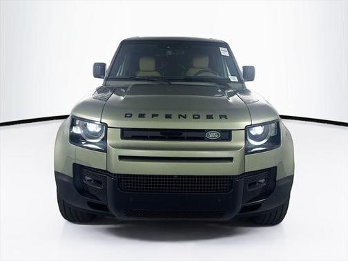 2025 Land Rover Defender 130 P400 X-Dynamic SE
