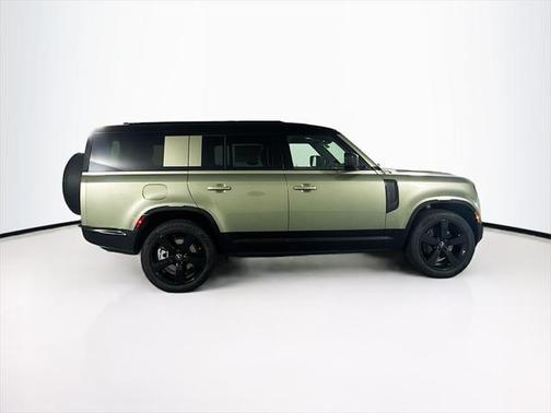 2025 Land Rover Defender 130 P400 X-Dynamic SE
