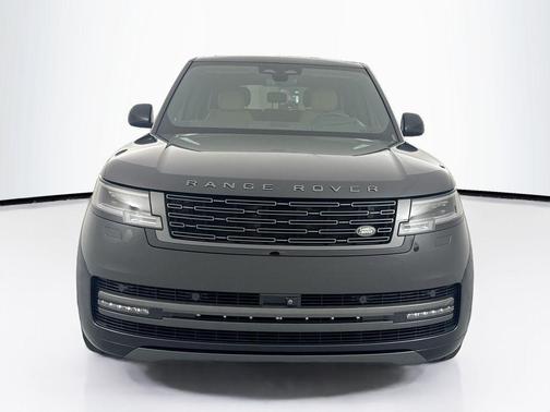 Black 2025 Land Rover Range Rover P400 SE