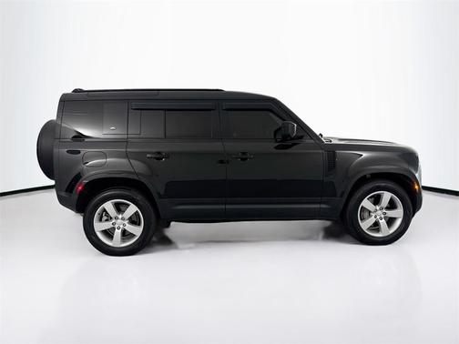 2023 Land Rover Defender 110 SE