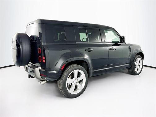 2025 Land Rover Defender X-Dynamic SE