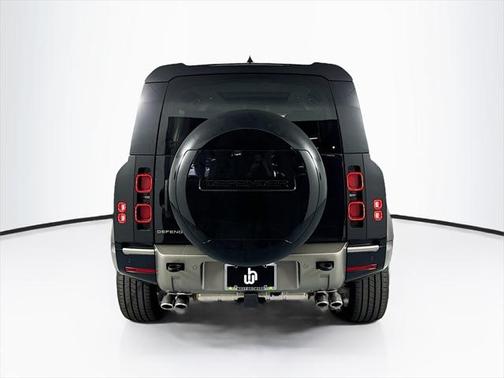 2025 Land Rover Defender X-Dynamic SE