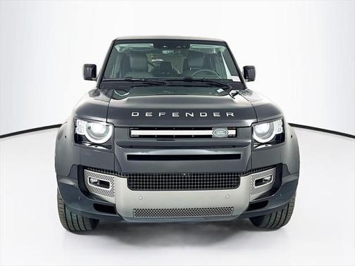 2025 Land Rover Defender X-Dynamic SE