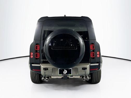 Santorini Black Metallic 2025 Land Rover Defender 110 P500 X-Dynamic SE