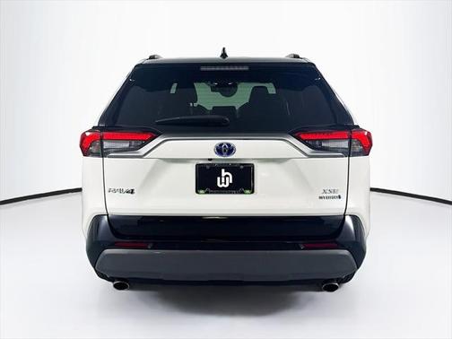 2021 Toyota RAV4 Hybrid SE