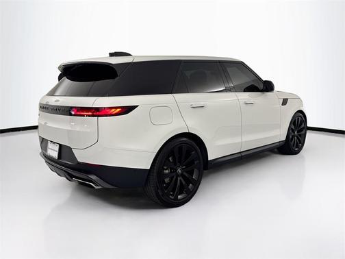 2024 Land Rover Range Rover Sport SE