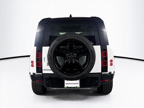 2025 Land Rover Defender 110 P400 X-Dynamic SE