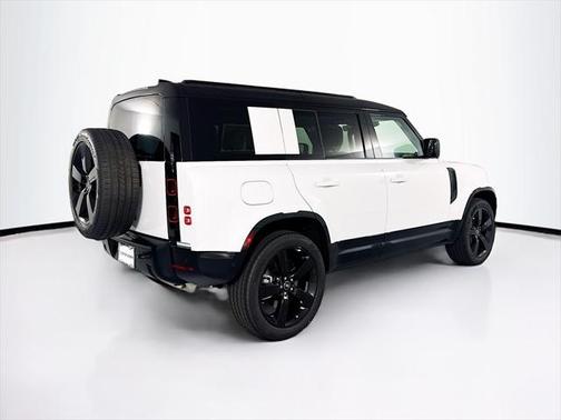 2025 Land Rover Defender 110 P400 X-Dynamic SE