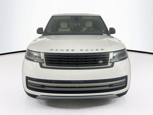 Ostuni Pearl Wht Prem Met 2026 Land Rover Range Rover P530 SE 7 Seat