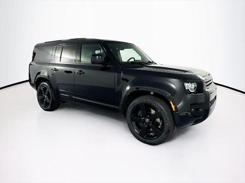 2025 Land Rover Defender 130 P400 X-Dynamic SE