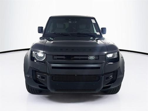 2025 Land Rover Defender 130 P400 X-Dynamic SE