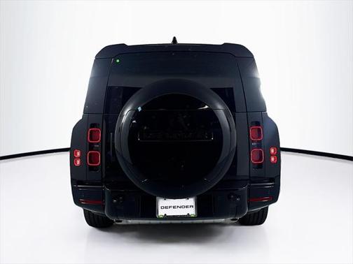 2025 Land Rover Defender 130 P400 X-Dynamic SE