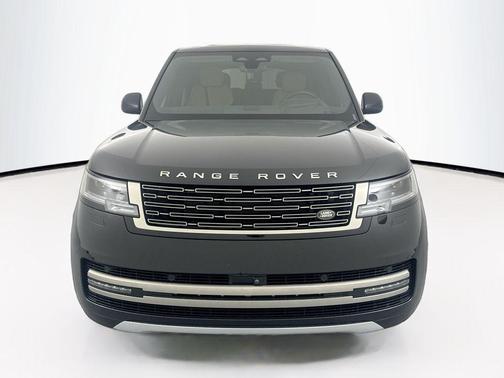 2025 Land Rover Range Rover P550e SE