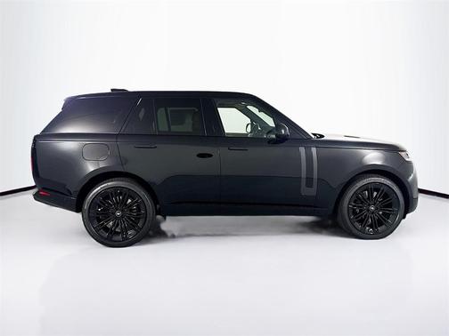 2025 Land Rover Range Rover P530 SE