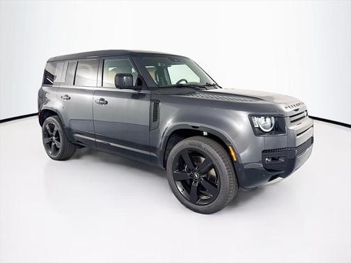 2025 Land Rover Defender 110 V8