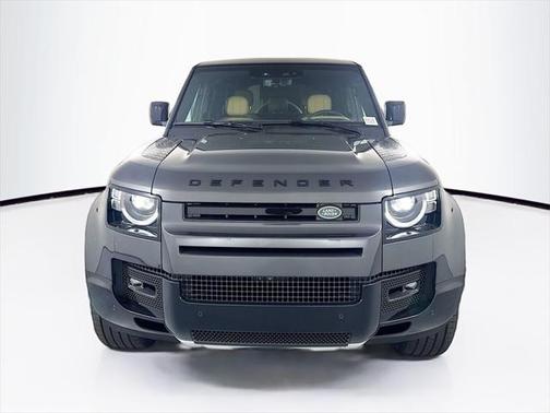 2025 Land Rover Defender 110 V8