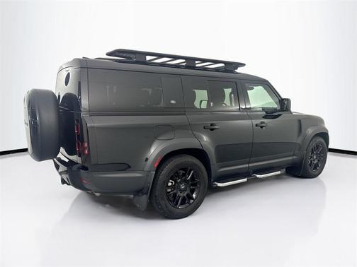 2023 Land Rover Defender 130 SE