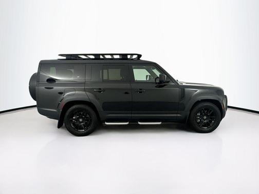 2023 Land Rover Defender 130 SE