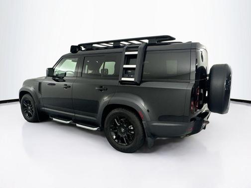 2023 Land Rover Defender 130 SE