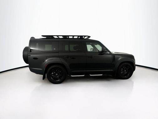 2023 Land Rover Defender 130 SE