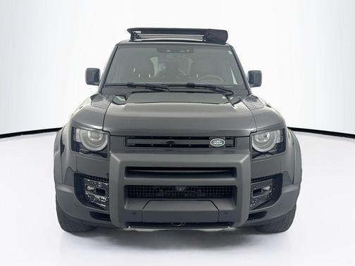 2023 Land Rover Defender 130 SE