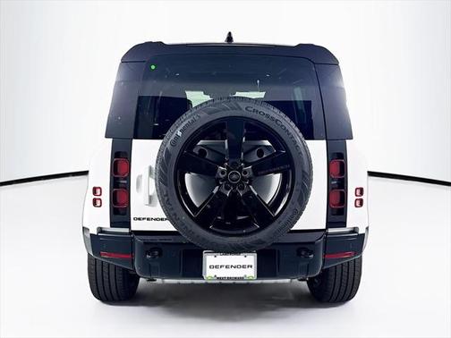 2025 Land Rover Defender 110 P400 X-Dynamic SE