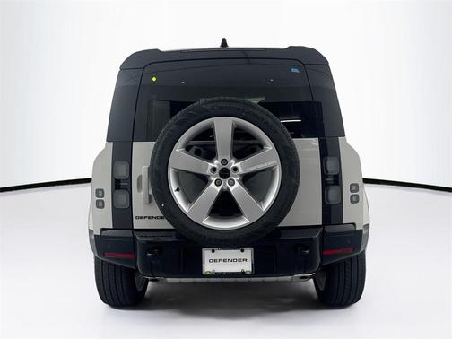 2026 Land Rover Defender P400 X-Dynamic SE