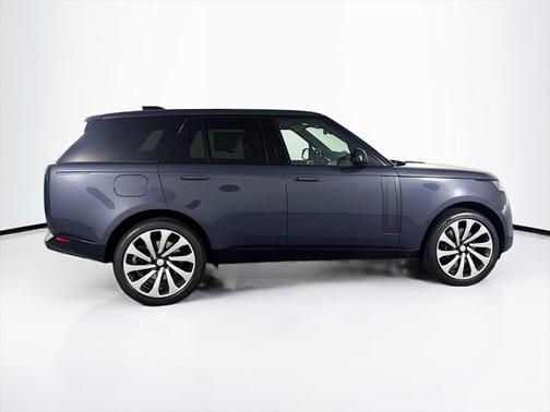 2025 Land Rover Range Rover P530 SE
