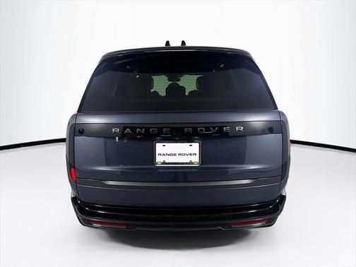 2025 Land Rover Range Rover P530 SE